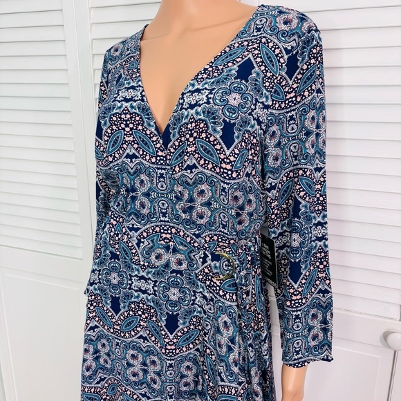 EXPRESS Blue Abstract Print V-Neck Wrap Dress Size Medium - Picture 3 of 8